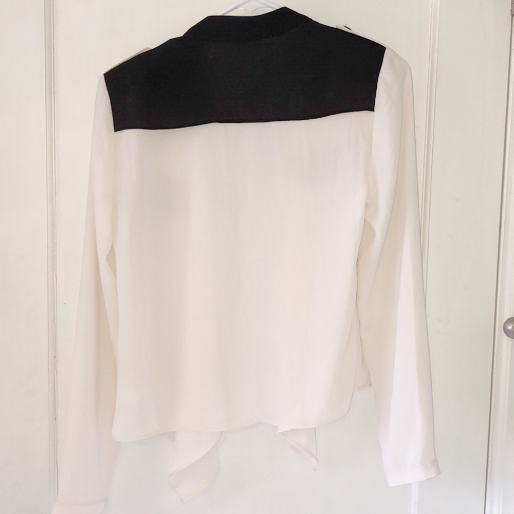 NWOT forever21 drape blouse - Picture 2 of 3